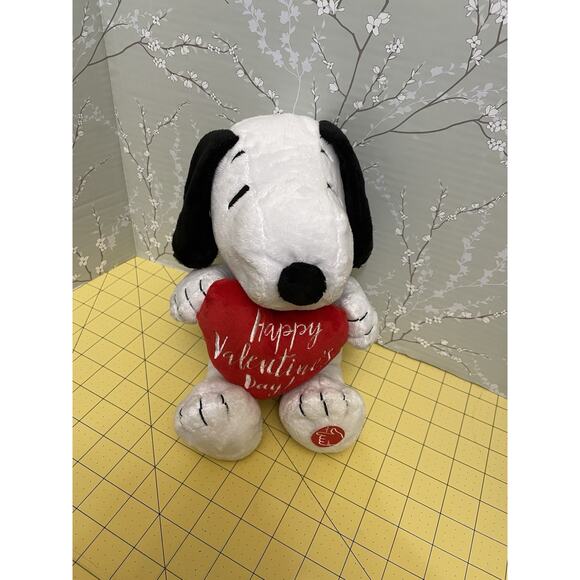 Peanuts Snoopy Musical Valentines Heart Plush 12”inch Sitting Peanuts Theme Song - Picture 1 of 9